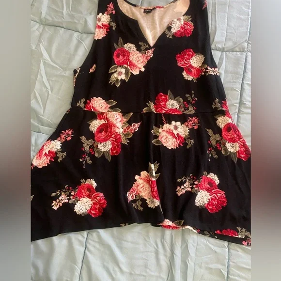 Torrid Multicolored Sleeveless Boxy Tank Top - Picture 7 of 8